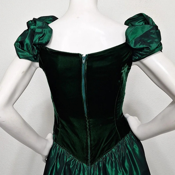 Vintage Union Made Velvet Taffeta Emerald Green Unique Midi Dress Size 4P - Picture 10 of 14